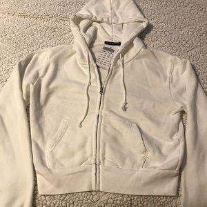 Brand new Cropped Brandy Melville sweater💕